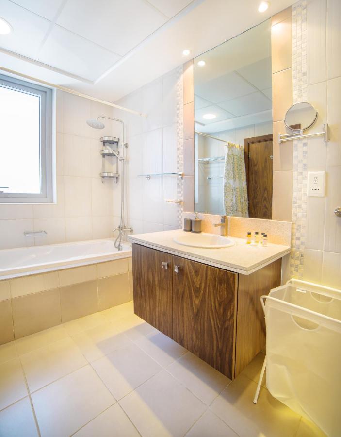 Scenic 2 Bedroom Apartment - Downtown Business Bay Dubai Eksteriør billede