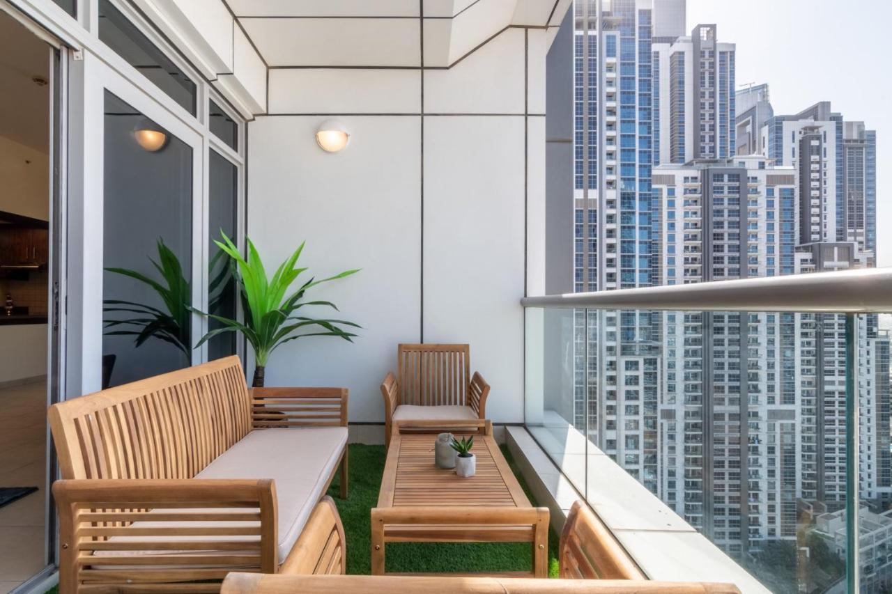 Scenic 2 Bedroom Apartment - Downtown Business Bay Dubai Eksteriør billede