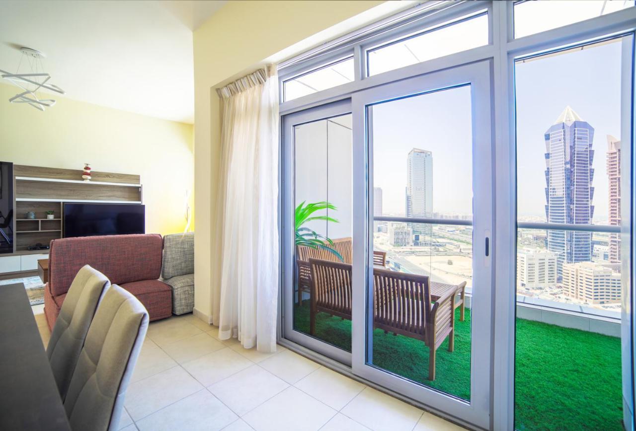 Scenic 2 Bedroom Apartment - Downtown Business Bay Dubai Eksteriør billede