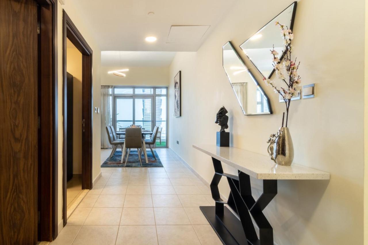 Scenic 2 Bedroom Apartment - Downtown Business Bay Dubai Eksteriør billede