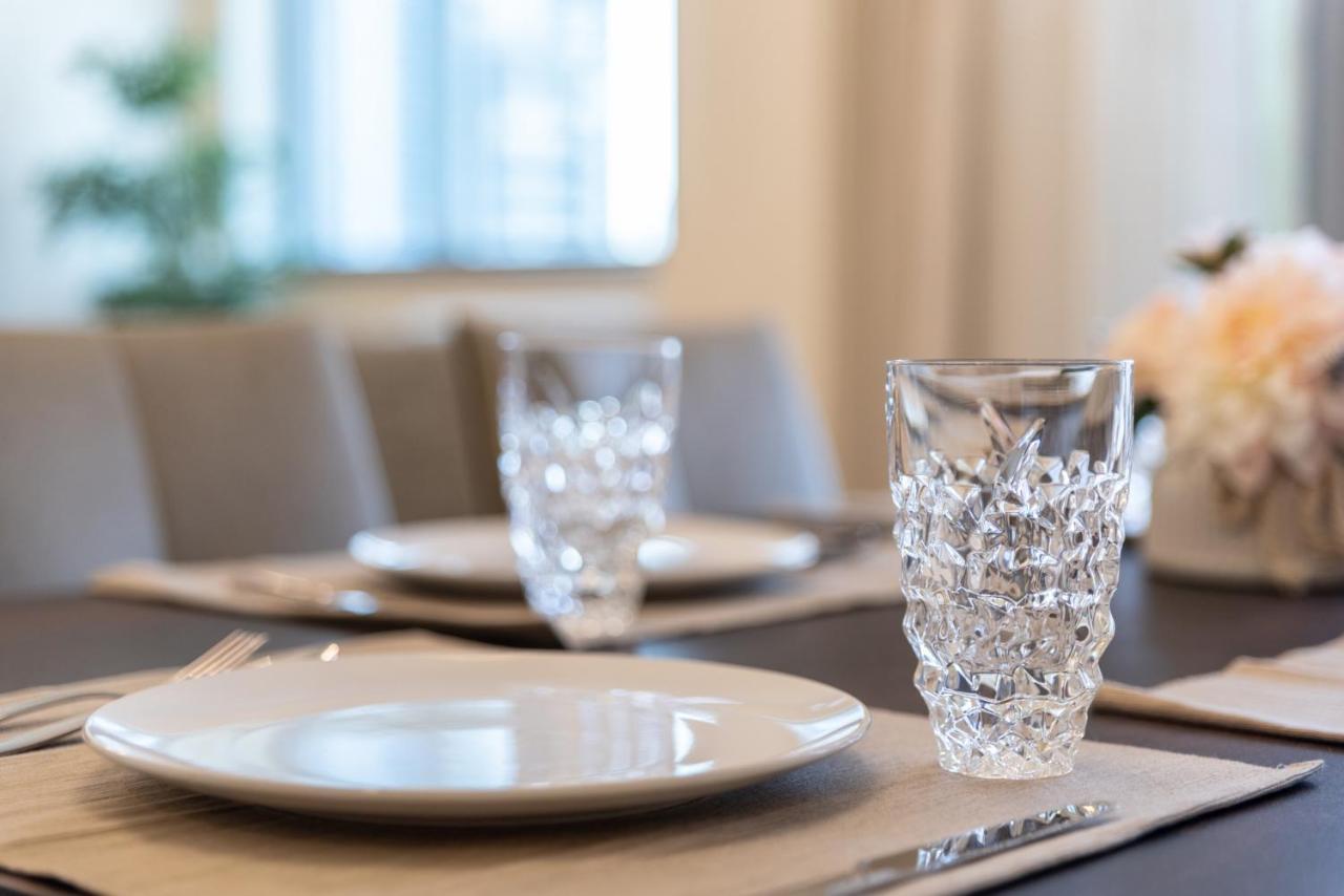 Scenic 2 Bedroom Apartment - Downtown Business Bay Dubai Eksteriør billede