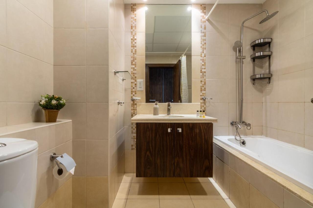 Scenic 2 Bedroom Apartment - Downtown Business Bay Dubai Eksteriør billede