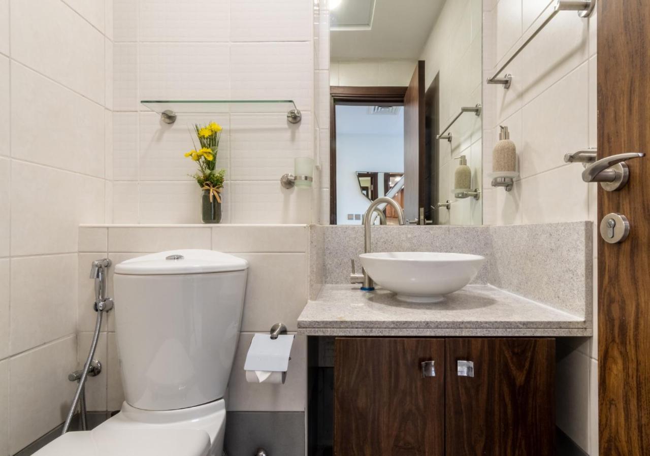Scenic 2 Bedroom Apartment - Downtown Business Bay Dubai Eksteriør billede